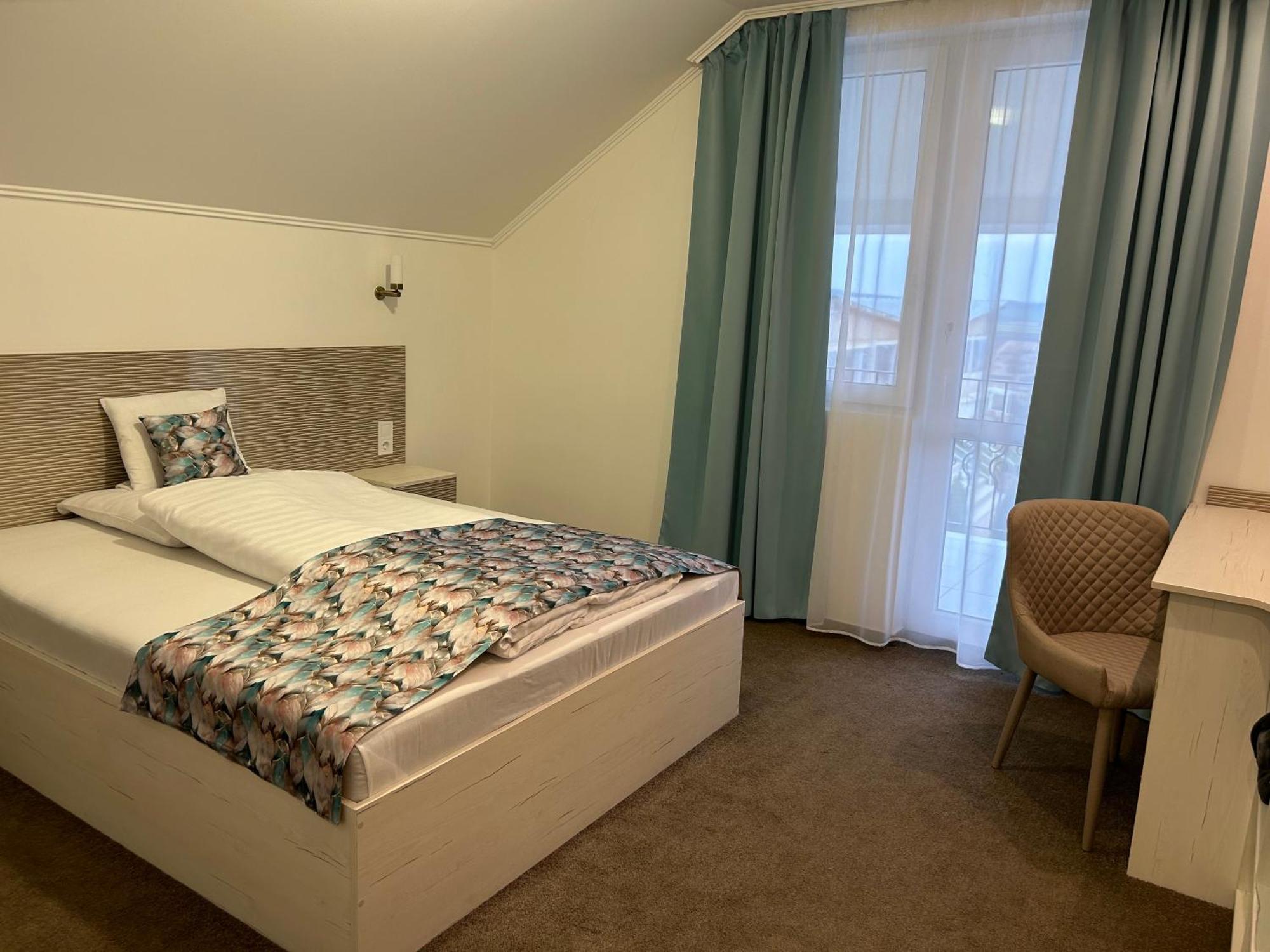 Danelis Hotel Edelény Kültér fotó