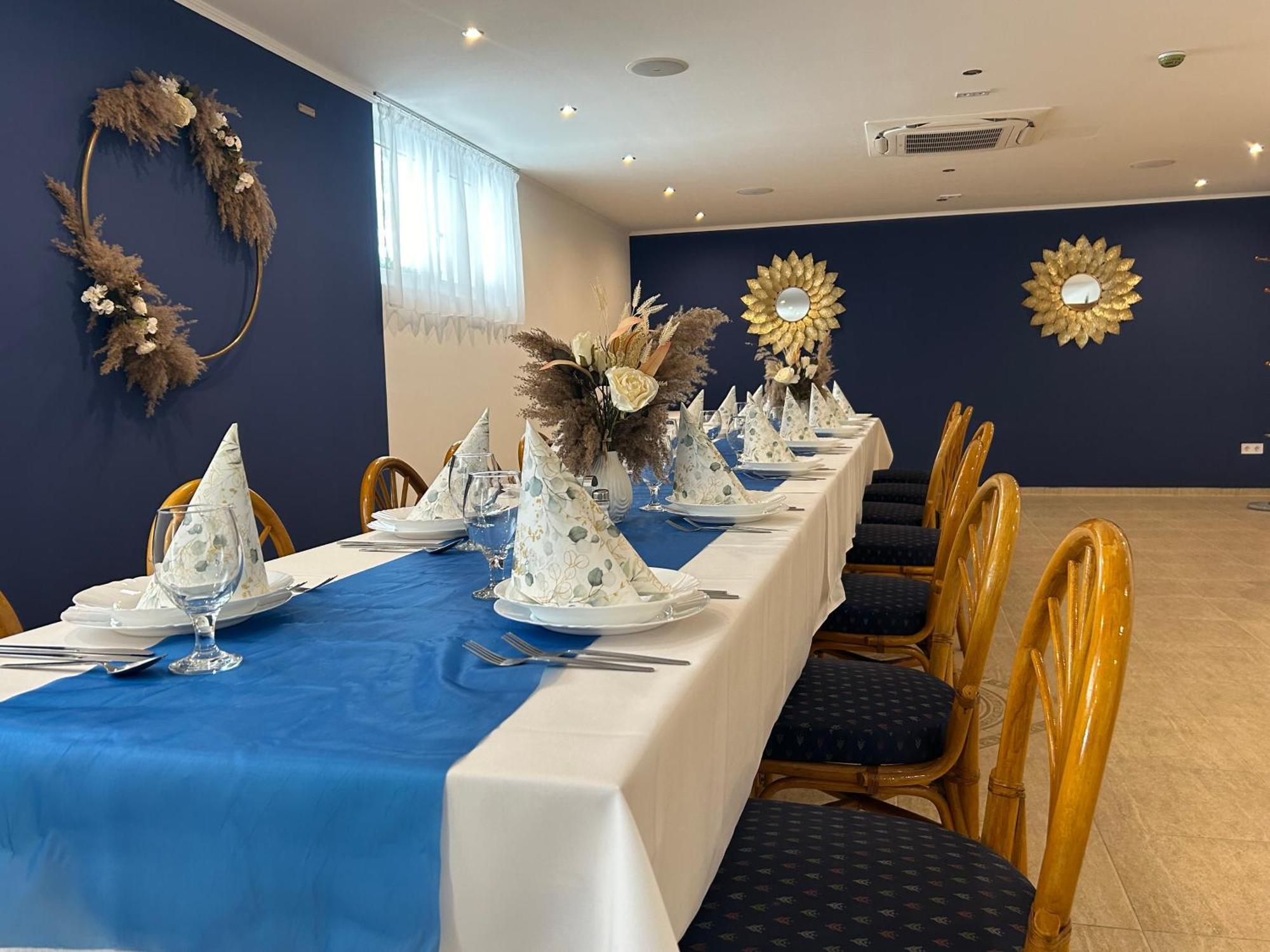 Danelis Hotel Edelény Kültér fotó